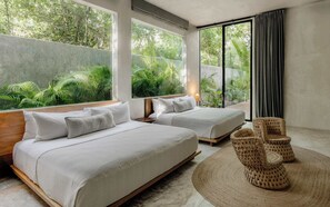 10 Schlafzimmer, Schreibtisch, Bügeleisen/Bügelbrett, Reisekinderbett