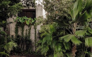 Exterior detail - Casa Aviv | Designer Villa - pool - Rooftop Lounge (Tulum)