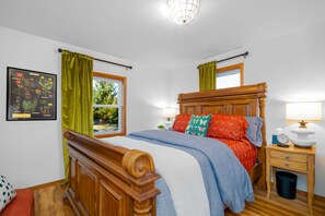 1 bedroom, travel crib, WiFi, bed sheets