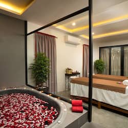 Sauna, steam room, body treatments, aromatherapy, Thai massages