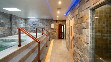 Sauna, steam room, body treatments, aromatherapy, Thai massages