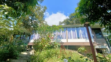 Bagian depan properti