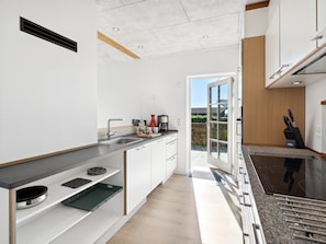 Køleskab, mikrobølgeovn, ovn, opvaskemaskine