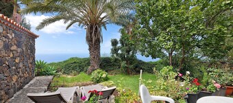 Holiday Home 'El Morro' with Sea View, Private Terrace and Wi-Fi