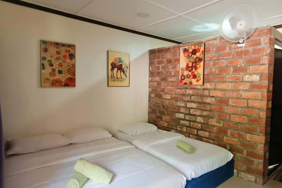 Chambre triple Deluxe | Accès au Wi-Fi (inclus), literie fournie