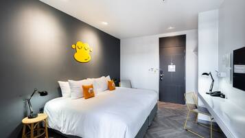 Premium bedding, in-room safe, desk, blackout curtains