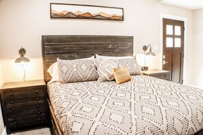 4 bedrooms, desk, iron/ironing board, travel cot