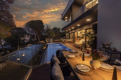 Luxury Retreat that would be your home away from home!