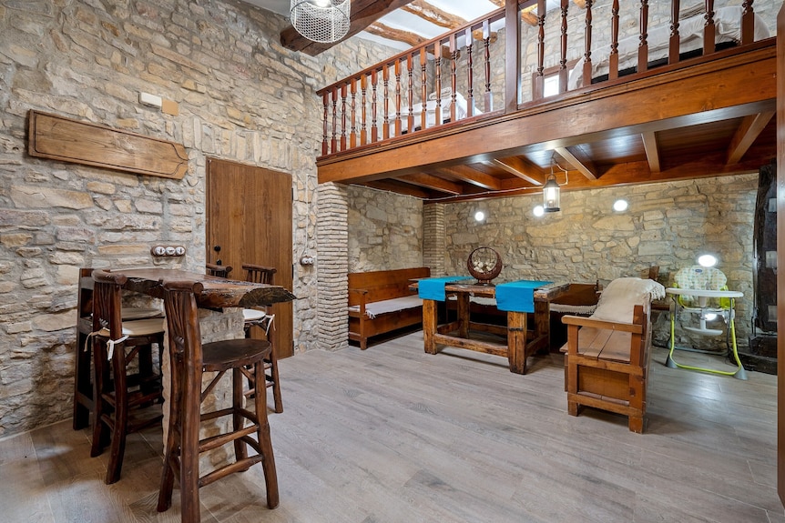 Chalet "Casa De Pedra" Con Vistas A La Montaña, Piscina Compartida Y Wi-fi - Tarragona