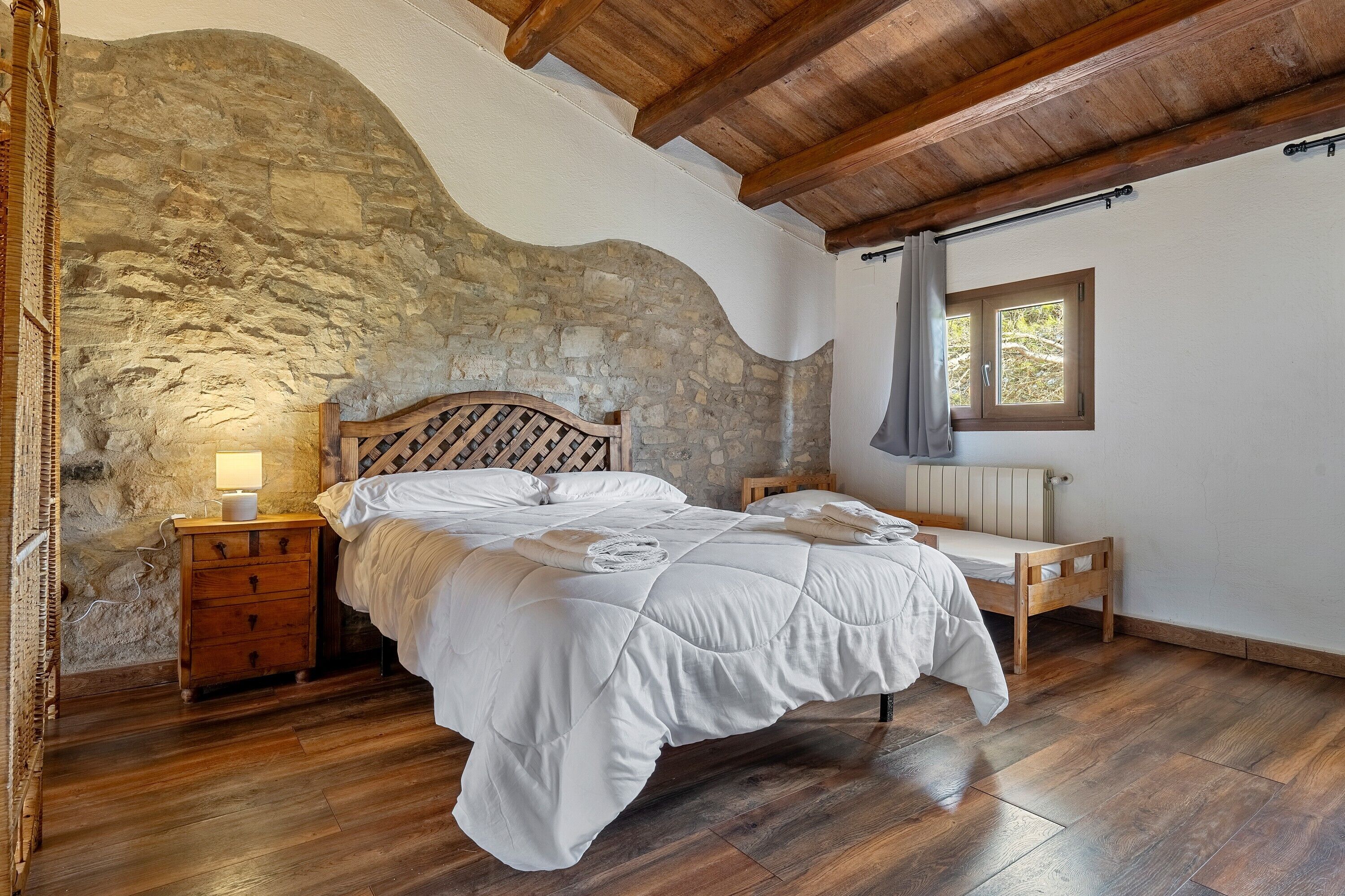 6 bedrooms, free WiFi, bed sheets