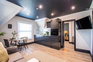 Grand Suite, 1 Double Bed, Kitchen, Sea View | Private kitchen | Fridge, microwave, oven, stovetop