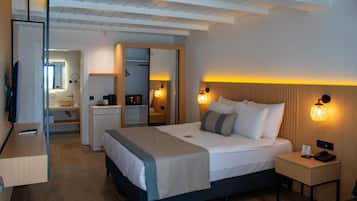Club Room | Premium bedding, minibar, individually decorated, individually furnished