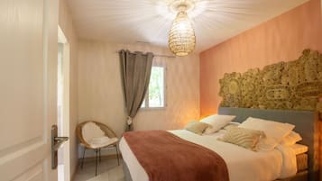 1 bedroom, travel crib, free WiFi