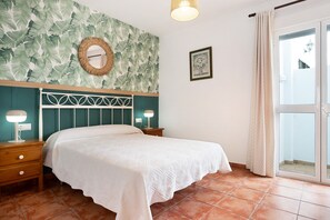 2 bedrooms, iron/ironing board, WiFi, bed sheets - Apartment 'Daralba Conil' with Balcony (CONIL DE LA FRONTERA)