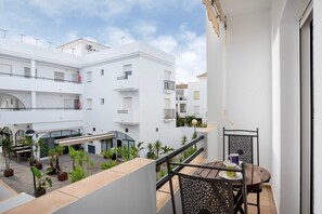Outdoor dining - Apartment 'Daralba Conil' with Balcony (CONIL DE LA FRONTERA)