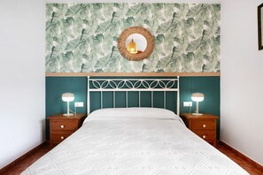 2 chambres, fer et planche à repasser, Wi-Fi, draps fournis