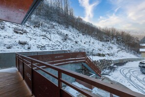 Property grounds - Apartment 'Le Bouquetin' in House with Mountain View, Private Terrace and Balcony (Entremont)