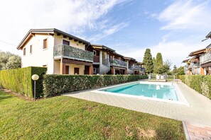 Pool - Apartment 'Residence La Corte' with Shared Pool, Balcony and Air Conditioning (Castelnuovo del Garda)