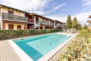 Pool - Apartment 'Residence La Corte' with Shared Pool, Balcony, and Air Conditioning (Castelnuovo del Garda)