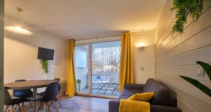 Appartement 'Petit Cocon Proche Lac Et Stations' avec piscine partagée, balcon et Wi-Fi