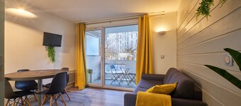 Apartment 'Petit Cocon Proche Lac Et Stations' with Shared Pool, Balcony and Wi-Fi