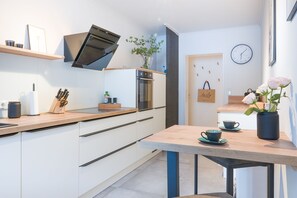 Køleskab, ovn, kogeplade, opvaskemaskine