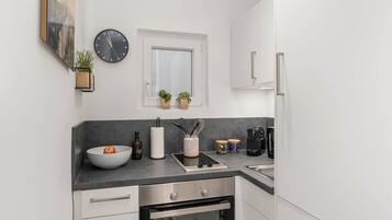 Frigorífic, forn, placa de cuina i rentaplats