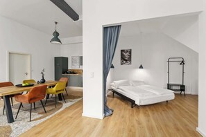2 bedrooms, iron/ironing board, WiFi, bed sheets - MEL&BENS Loft 1+2 für 8 | Terrasse | Design (Bremen)