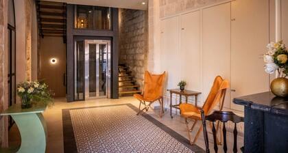Old Charm & Modern Meets by Sea N' Rent