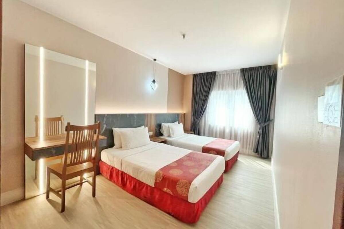 1 bedroom, hypo-allergenic bedding, individually furnished, desk