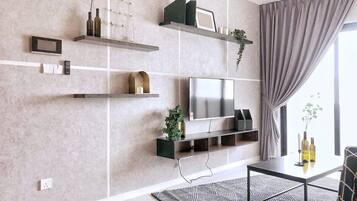 テレビ、書斎 / ワークスペース