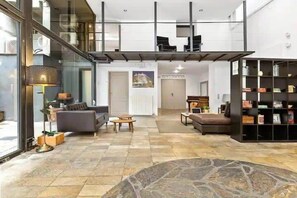 Uklassifisert bilde, 2 av 48, knapp