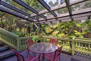 House, 2 Bedrooms | Outdoor dining - Halehikiola 3 Bedroom Home by RedAwning (Volcano)