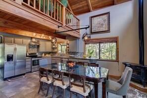 Huis, 2 slaapkamers | Privékeuken | Een koelkast, een oven, een koffiezetapparaat/waterkoker