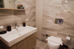 Hair dryer, towels - Cozy Retreat: Stylish 1BR Apt (Esenyurt)