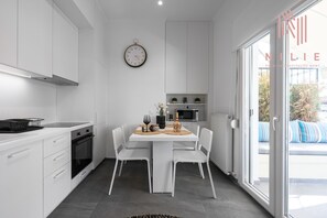 Deluxe Apartment | Private kitchen