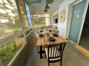 تناول الطعام