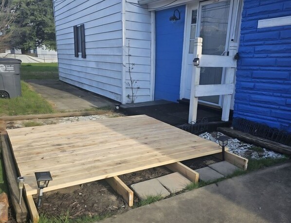 Terrace/patio -  Toledo ohio  Home close to everything Parks etc
backyard- fellowship  (Toledo)