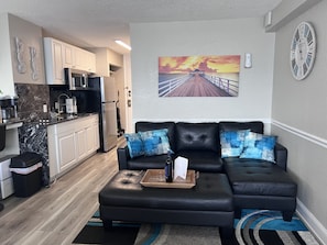 Smart TV - Beachfront Escape you need, Relax in the adorable condo overlooking the ocean and pool. With a cute kitchenette, relaxing living area, smart TVs, and thoughtful touches throughout, it’s the perfect blend of comfort and relaxation. (Daytona Beach)