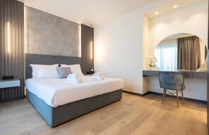 Minibar, caja de seguridad en la habitación y cortinas blackout 