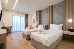 Deluxe Twin Room with Balcony or Terrace | Lakens van Egyptisch katoen, luxe beddengoed, een minibar