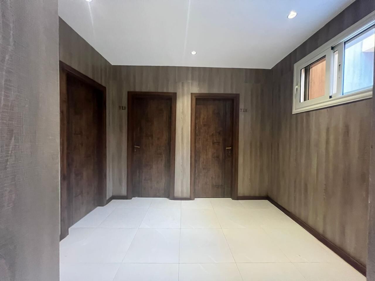 Photo - Rotana Palace Suites