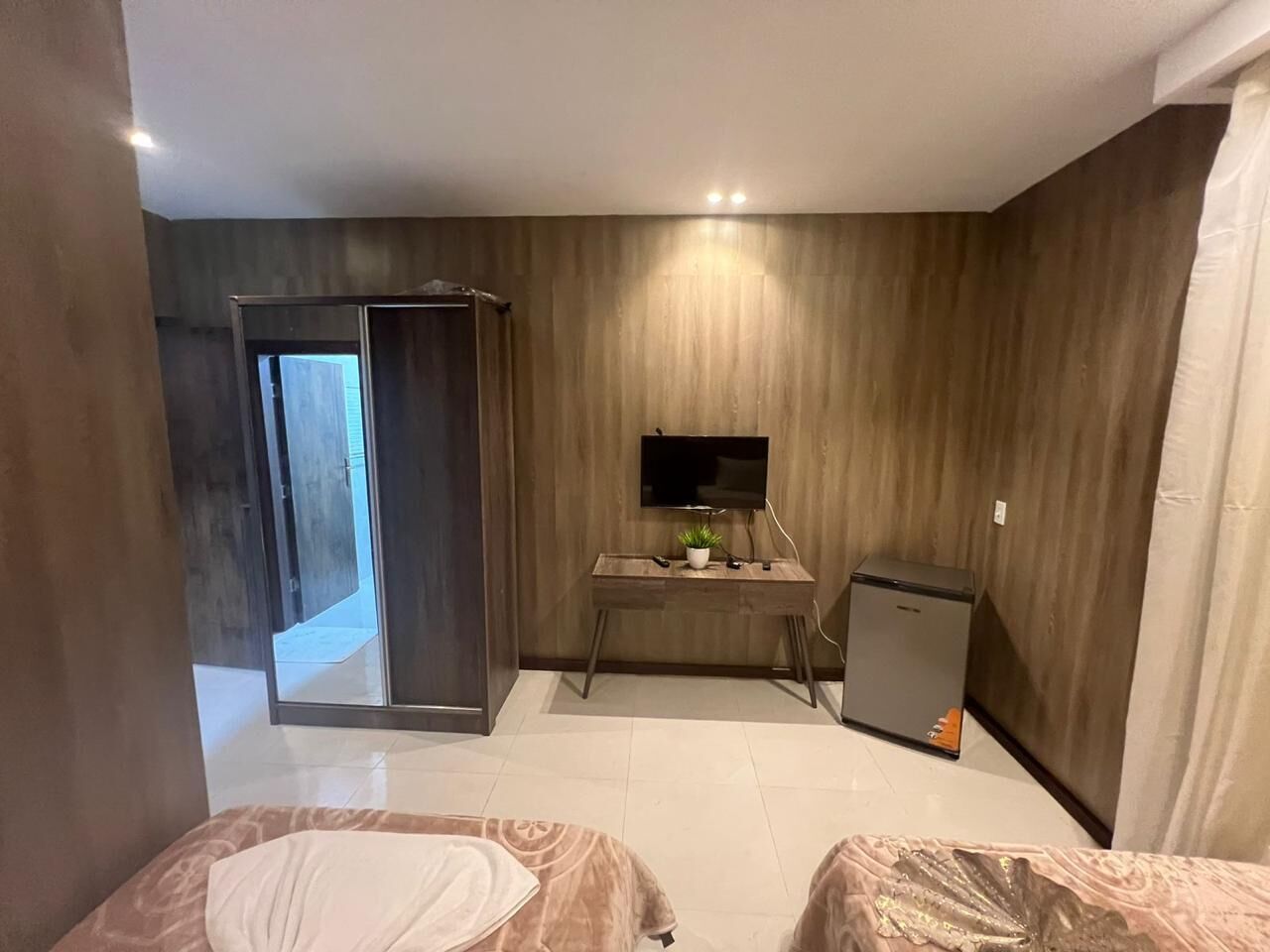 Photo - Rotana Palace Suites