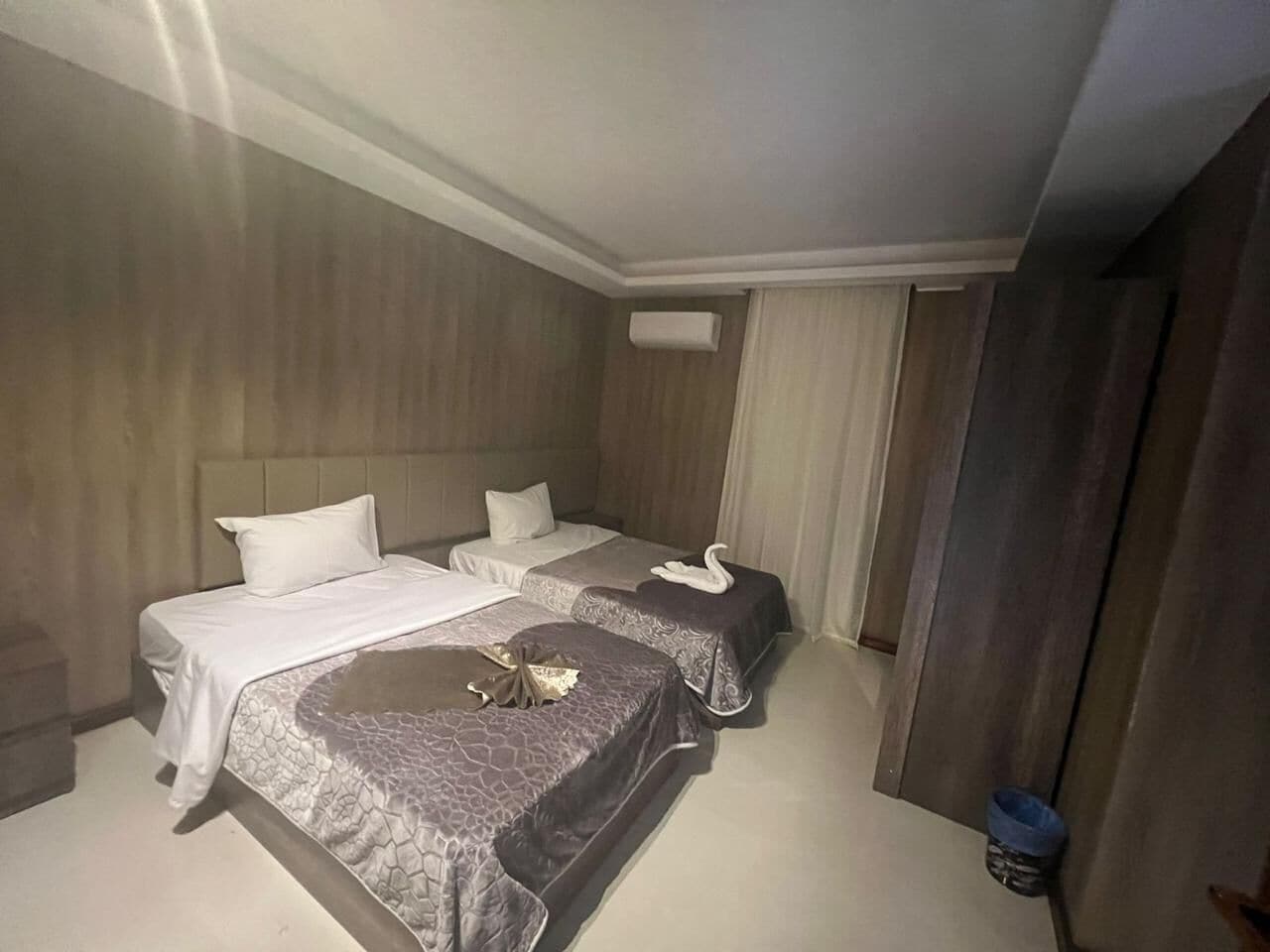 Photo - Rotana Palace Suites