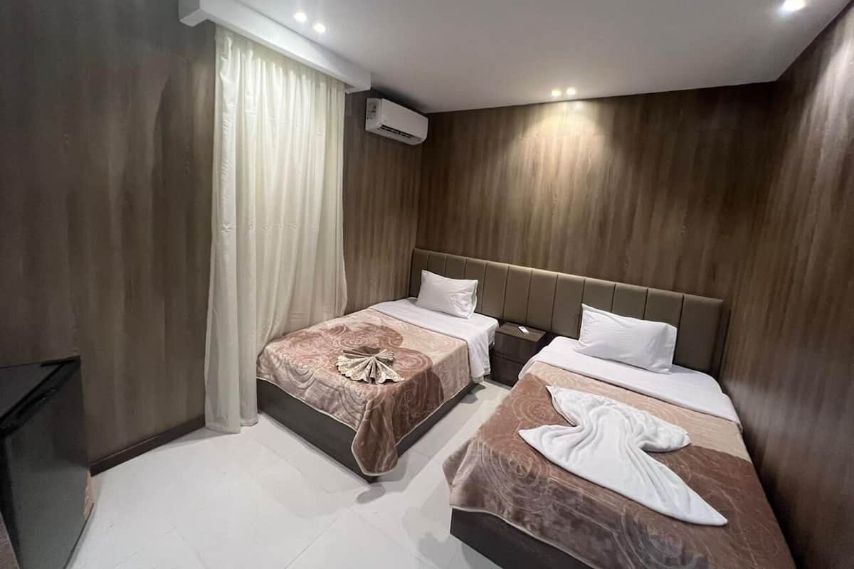 Comfort Double or Twin Room | Minibar, free WiFi, bed sheets