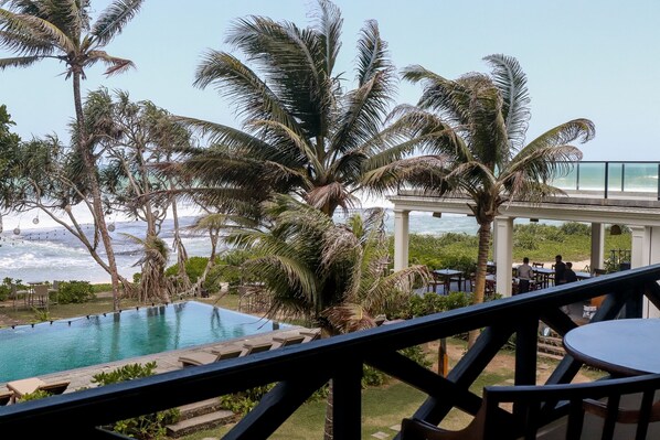 Front of property - Naomi Beach Resort (Weligama)