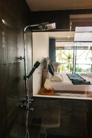 Caja fuerte, escritorio, tabla de planchar con plancha y wifi gratis