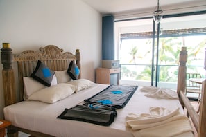 ตู้นิรภัยในห้องพัก, โต๊ะทำงาน, เตารีด/โต๊ะรีดผ้า, Wi-Fi ฟรี