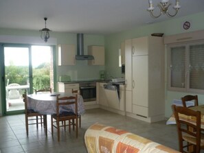 Dining - Charming Farmhouse: Nature, Quiet, South-Facing Terrace, Petanque Field (Le Bailleul)