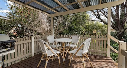 Elm Tree Cottage - Cosy Home Close to Cook Park